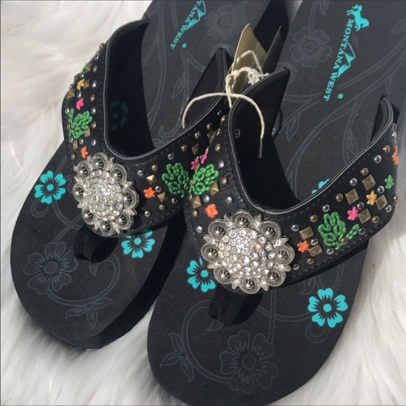 Montana West Embroidered Sandals - Picture 4 of 10